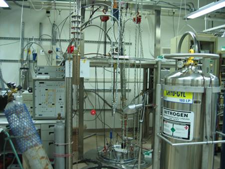 <sup>3</sup>He-<sup>4</sup>He dilution refrigerator system